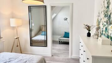 2 bedrooms, iron/ironing board, WiFi, bed sheets