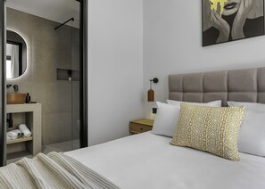 1 bedroom, in-room safe, iron/ironing board, free WiFi