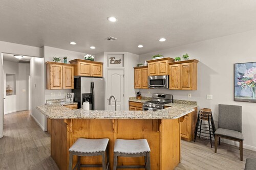 Family Oasis with Pool, Spa & Twist Slide - Minutes from St. George