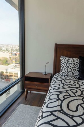 WiFi, bed sheets