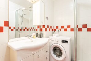 Ducha, secador de pelo, bidet