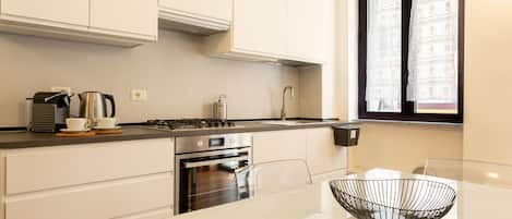 Fridge, microwave, oven, stovetop
