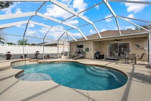 Outdoor pool, a heated pool - Charming House with Heated Pool (Bradenton)