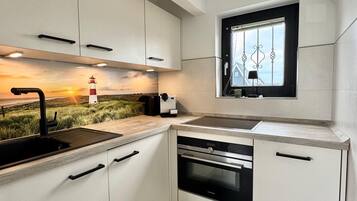 Kühlschrank, Ofen, Herdplatte, Geschirrspüler