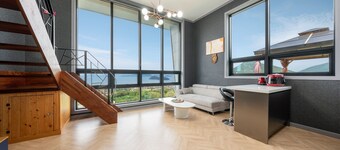 Jigeum Yeosu Ocean View Pension