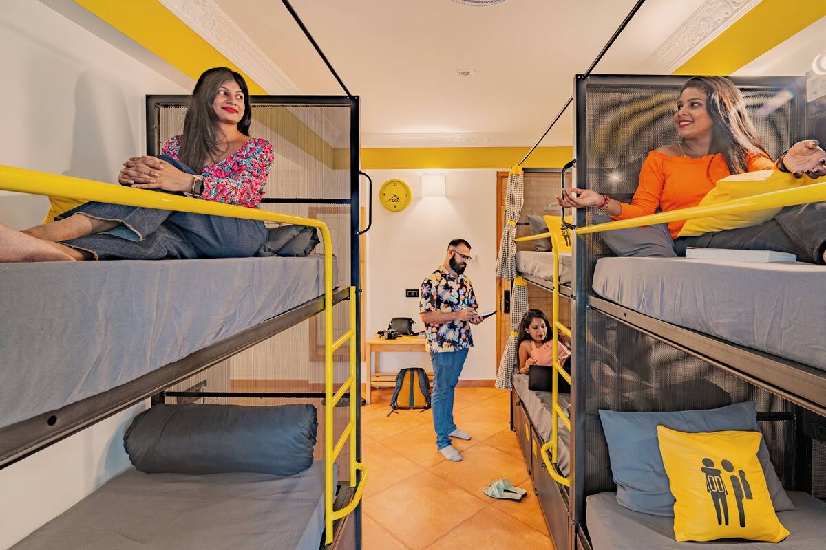 Bed in 6 Bed Mixed Dormitory with Balcony