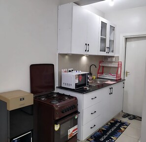 Apartment, 1 Bedroom, Smoking, Patio | Interior