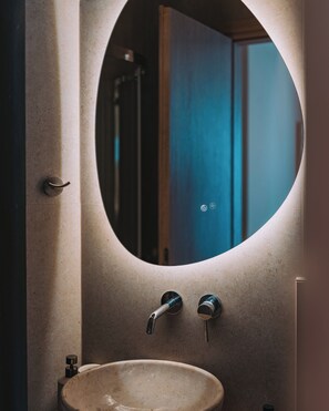 Hair dryer, towels, soap, toilet paper - Koukaki Zen Studio (Athina)