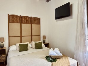 3 chambres, fer et planche à repasser, Wi-Fi, draps fournis