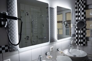 Classic Double Room | Bathroom