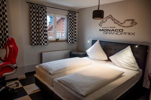 Classic Double Room | 1 bedroom, desk, laptop workspace, free WiFi