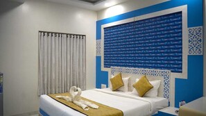 Desk, free WiFi - Valley Haven Resort Mahabaleshwar (Panchgani)
