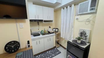 Studio, 1 kamar tidur, akses difabel, pemandangan kota | Dapur pribadi