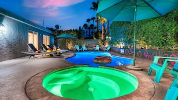 室外游泳池,恒温泳池