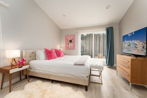 3 bedrooms, desk, iron/ironing board, travel cot