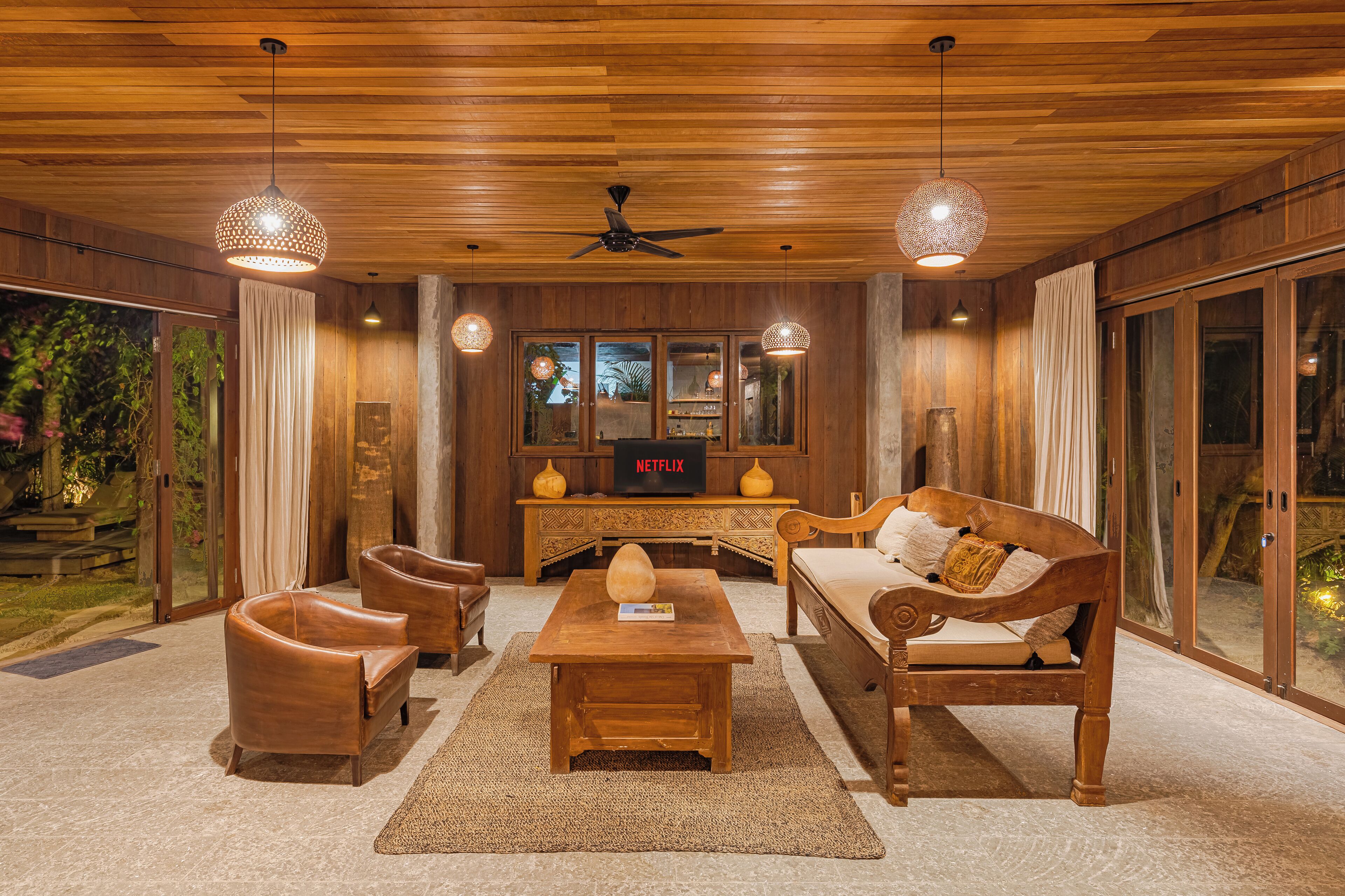 Deluxe Villa | Living room