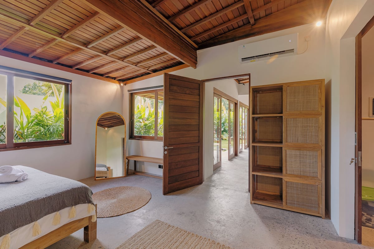 1 habitación, decoración personalizada y muebles diferentes