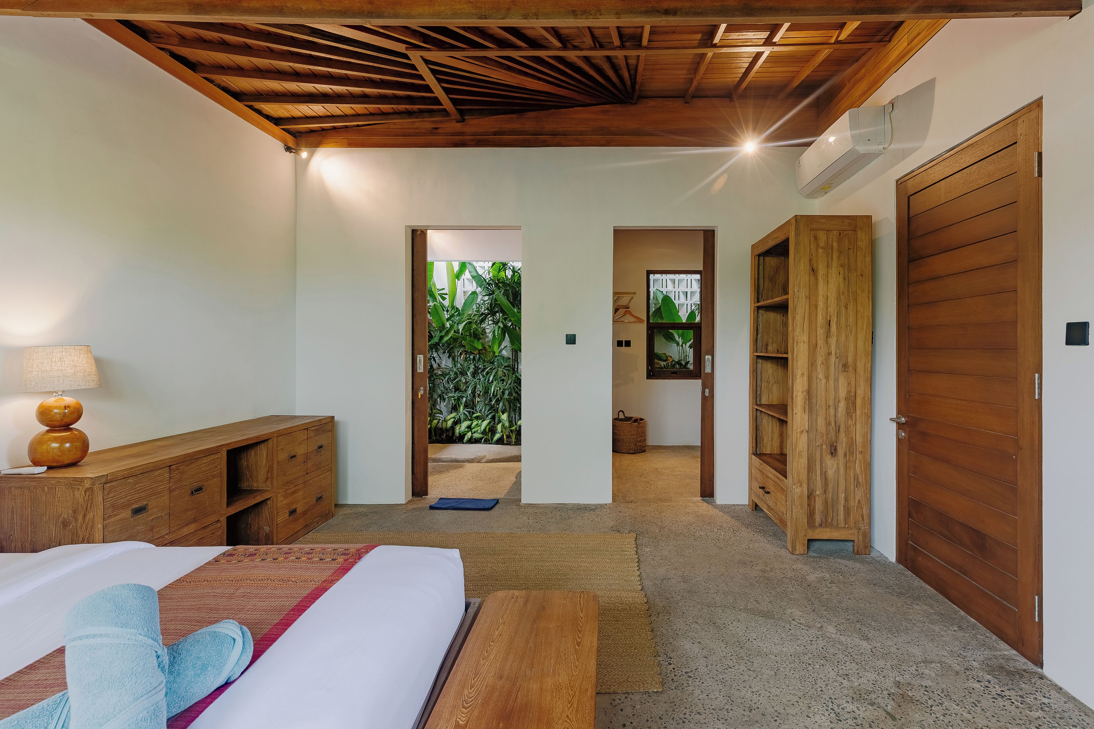 基础别墅 | 特色装修、特色家居、笔记本电脑工作区、熨斗/熨板