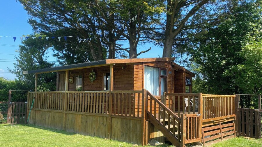 Lakeside Lodge - Castlemartyr - Sleeps 4