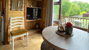 Cabin | Living area | TV