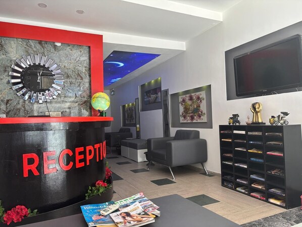 ฝ่ายต้อนรับ