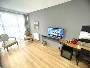 Family Room | Free WiFi - By Karam Otel (Istanbul)