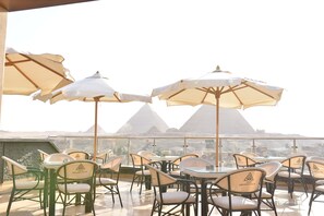 Rooftop terrace - Neom Pyramids Valley Boutique hotel (Giza)