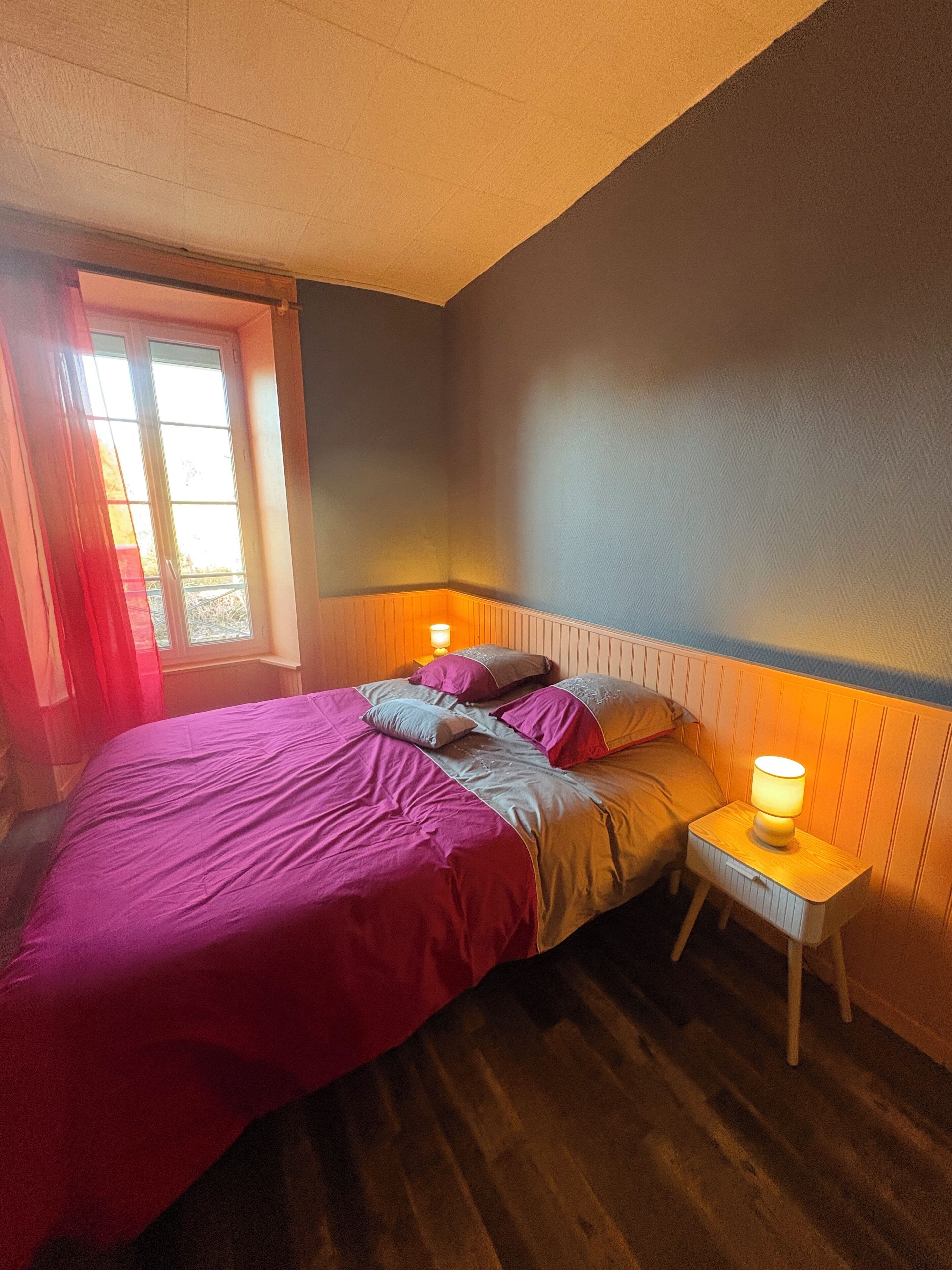 2 slaapkamers, een strijkplank/strijkijzer, wifi, beddengoed