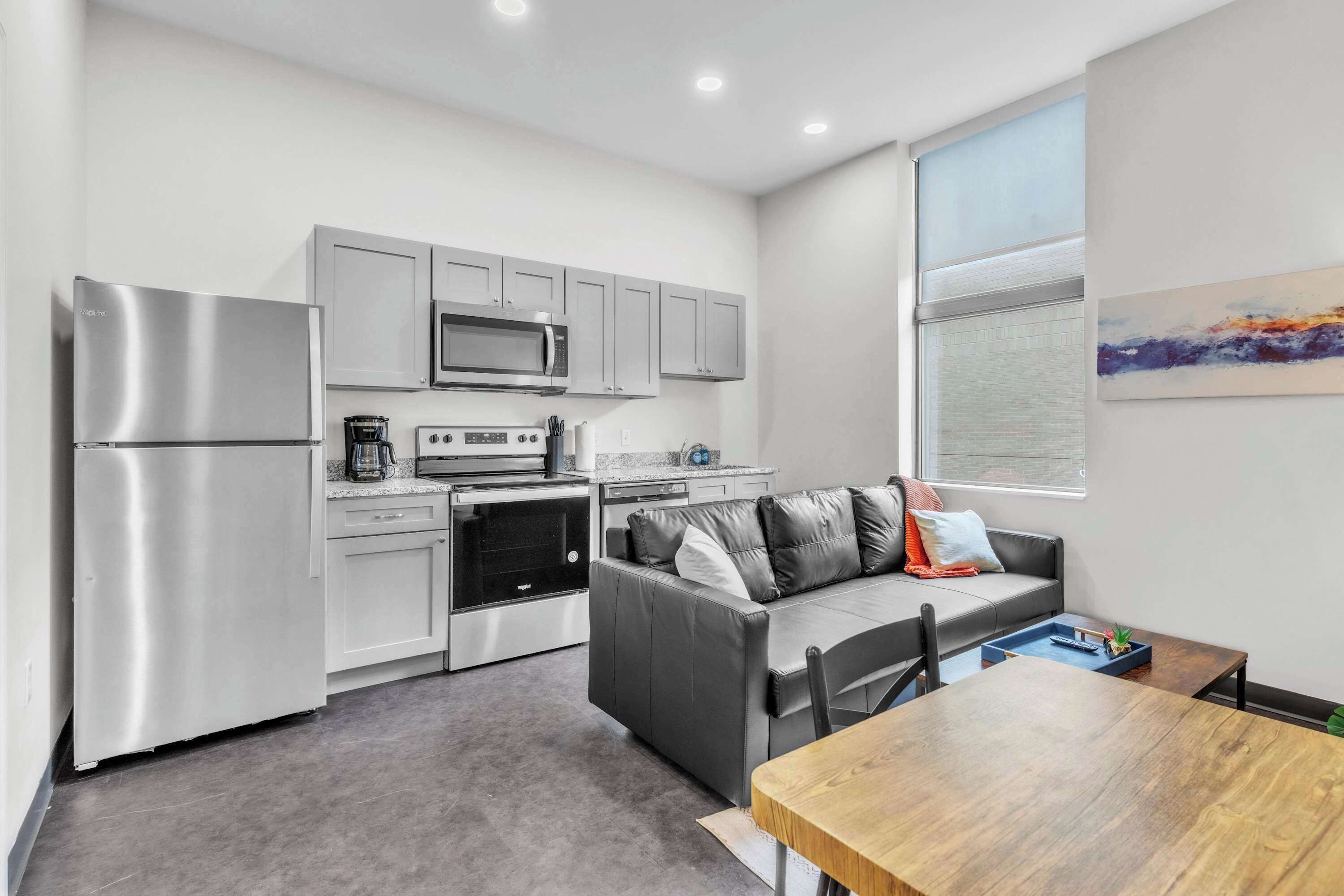 雪櫃、微波爐、焗爐、爐具