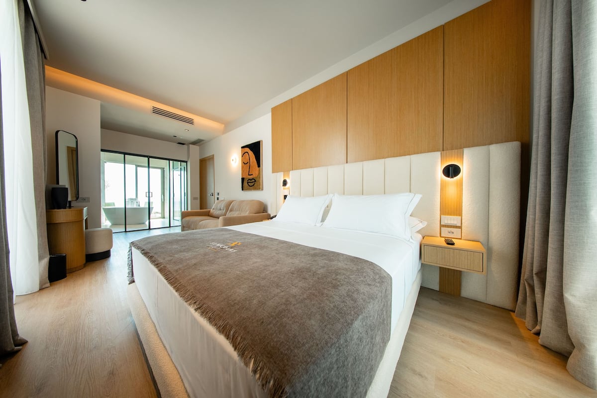 Junior Suite | 1 bedroom, free WiFi