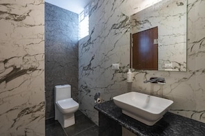 Bathroom - The Hosteller Goa, Mandrem (Mandrem)