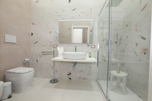 Dusche, Haartrockner, Bidet