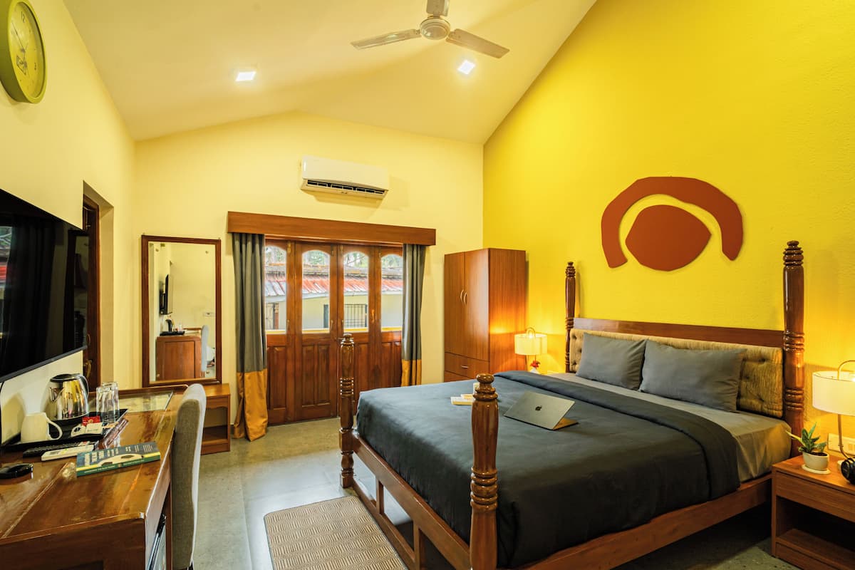 Superior Double Room with Balcony | Bed sheets