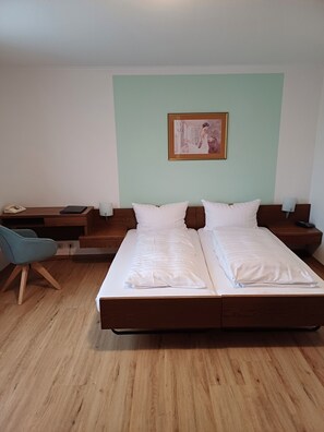 Classic Double Room, Ensuite | Room amenity - Landgasthof Adler (Illmensee)