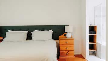 1 bedroom, bed sheets