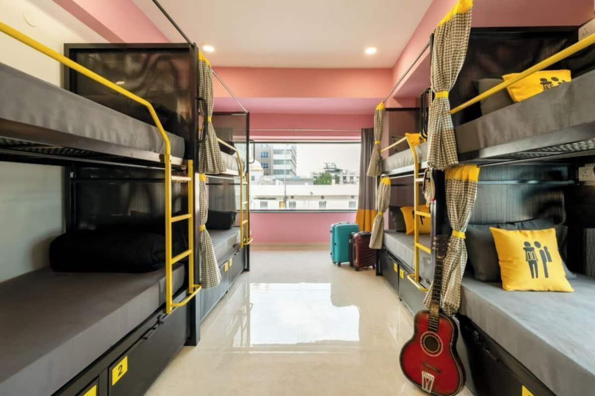 Bed in 8 Bed Mixed Dormitory with Fort View