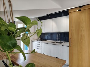 Kühlschrank, Ofen, Herdplatte, Geschirrspüler