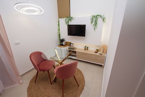 Tramonti Mediterranei | Free minibar, in-room safe, laptop workspace, blackout drapes