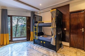 Bed in 8 Bed Mixed Dormitory with Balcony and Valley View