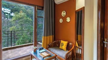 Deluxe Double Room with Balcony and Forest View