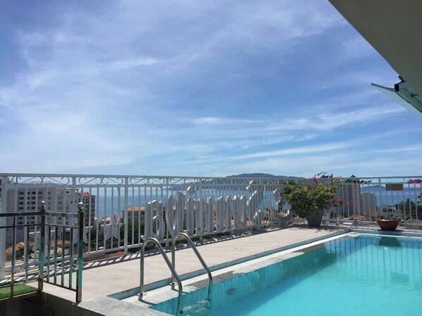 Outdoor pool - Sunniva Hotel Nha Trang (Nha Trang)