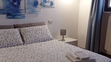 1 camera, ferro/asse da stiro, Wi-Fi gratuito, lenzuola