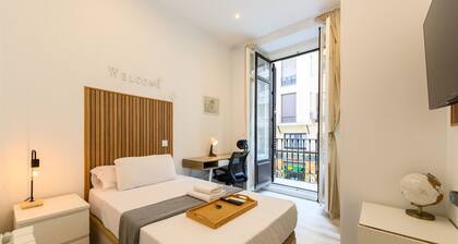 Amsterdam: room with comfort and shared areas Gran Vía-Madrid