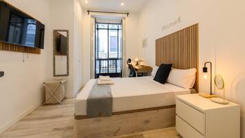 1 slaapkamer, een kluis op de kamer, een strijkplank/strijkijzer