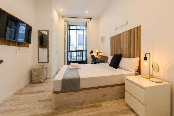 1 bedroom, in-room safe, iron/ironing board, free WiFi