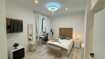 1 bedroom, in-room safe, iron/ironing board, free WiFi