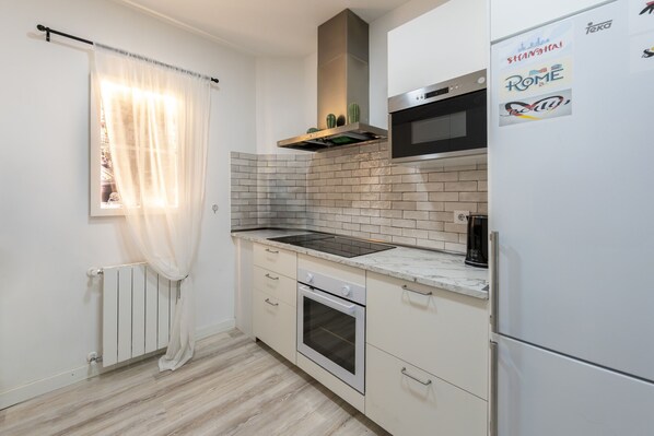 Fridge, microwave, oven, dishwasher