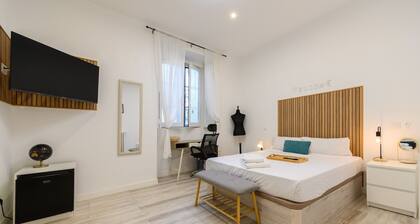 Madrid: room with comfort and shared areas- Gran Vía