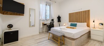 Madrid: room with comfort and shared areas- Gran Vía