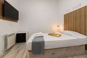 1 bedroom, in-room safe, iron/ironing board, free WiFi